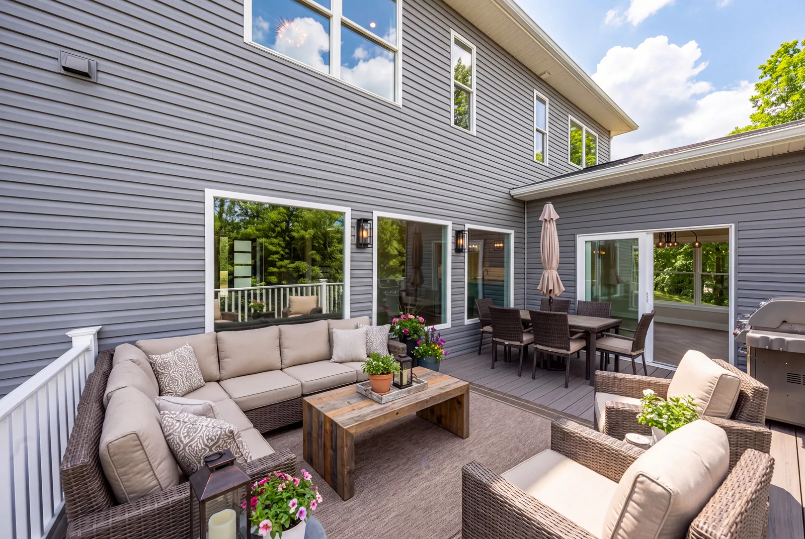 The Evergreen Residence — Outdoor lounge on the deck