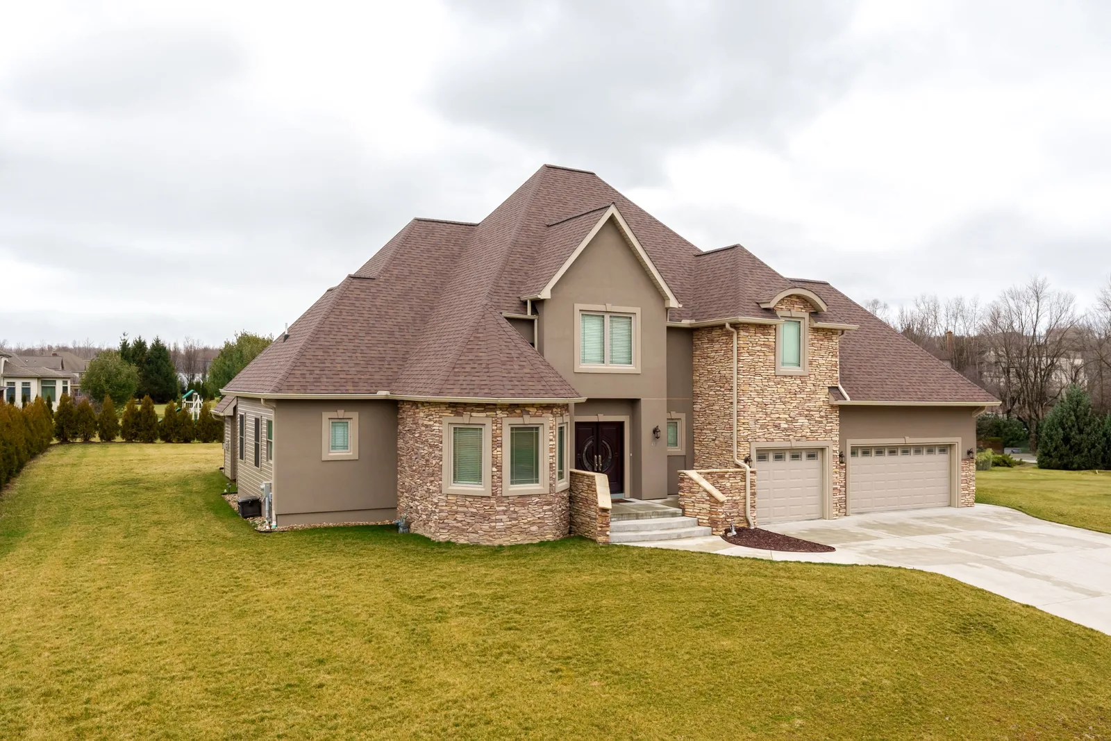 The Riverstone Residence — image 2