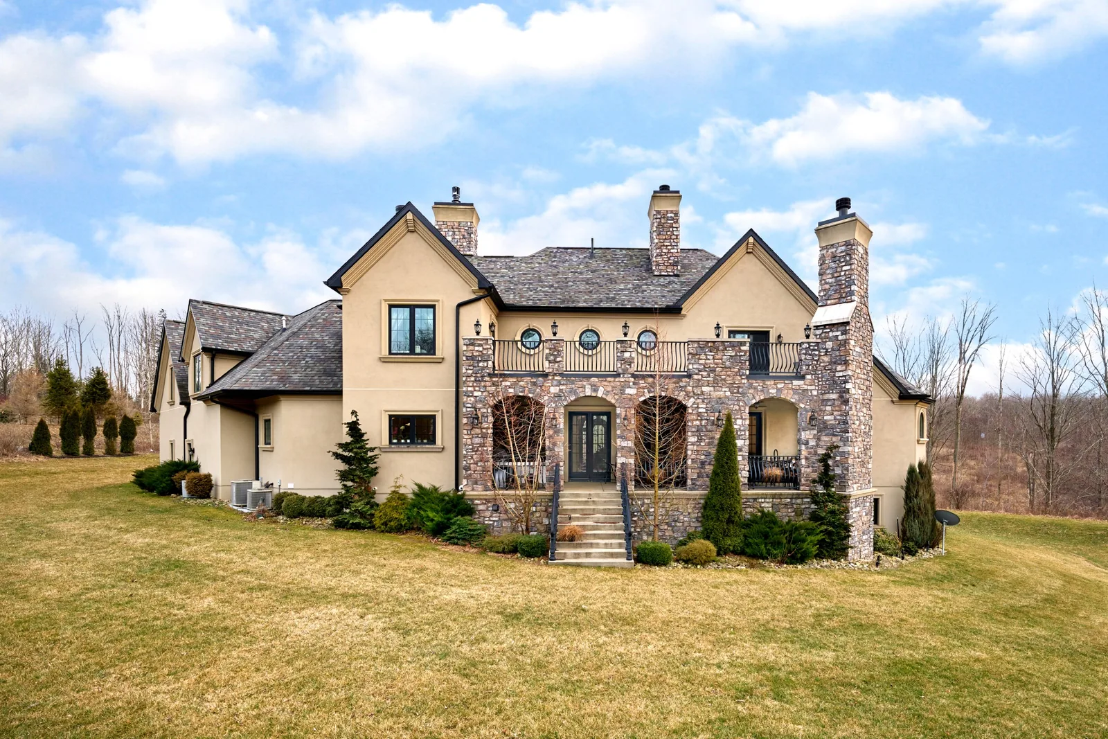 The Courtyard House — image 3
