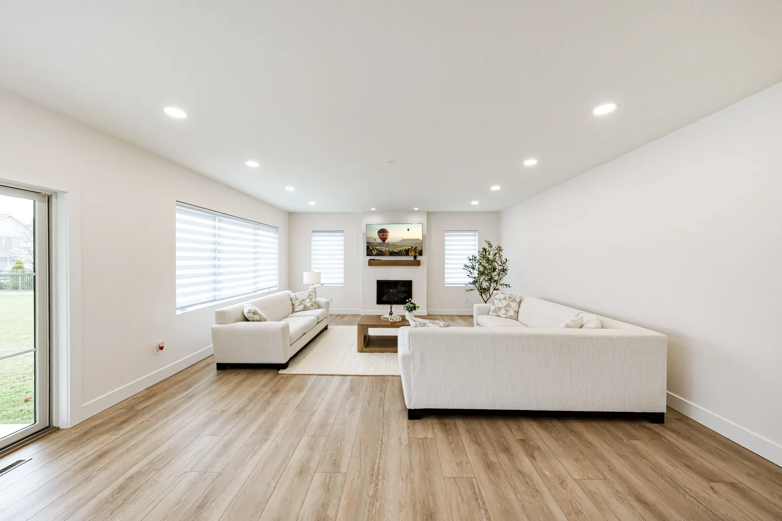 Birchwood Residence — Open kitchen and living area