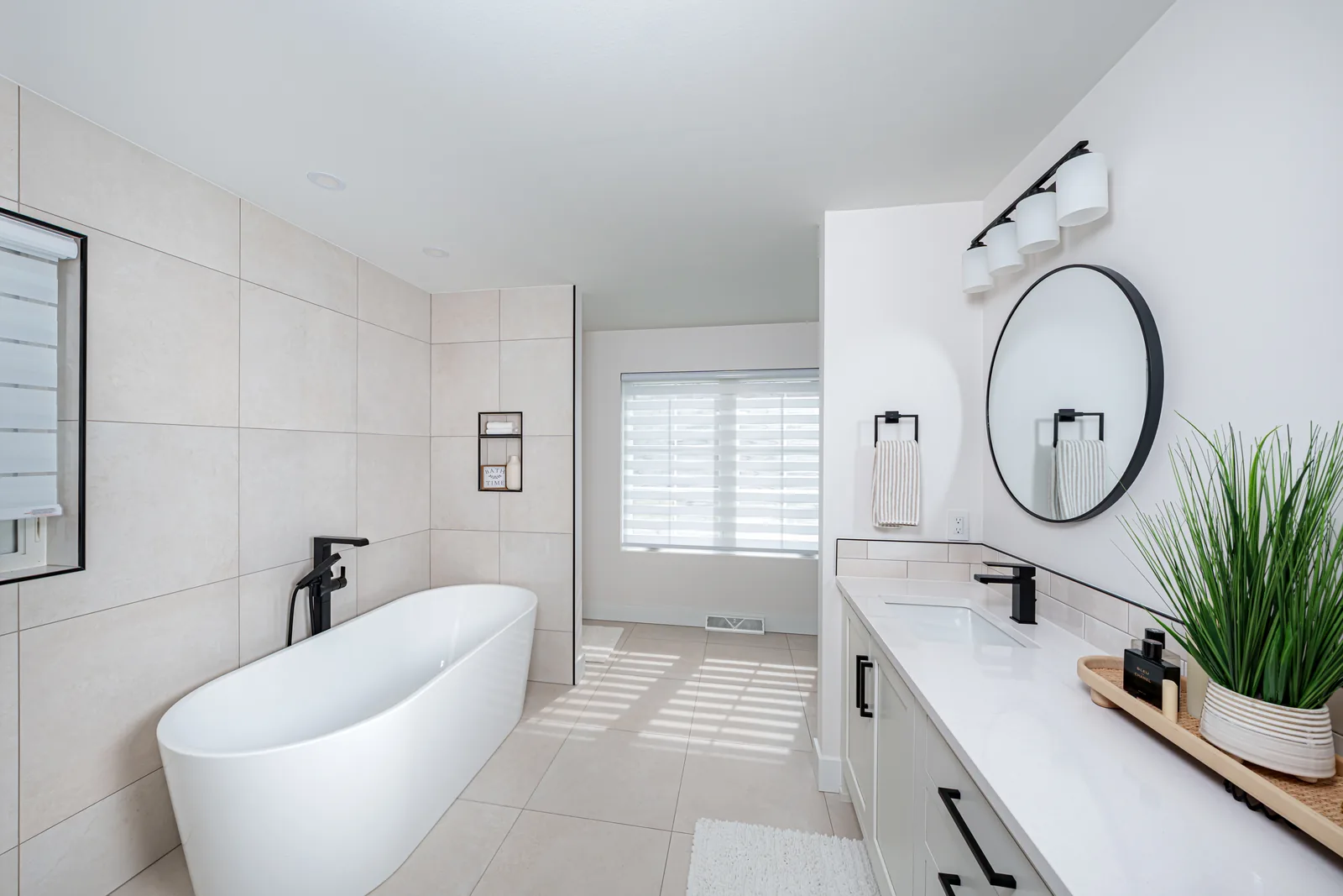Birchwood Residence — Bathroom with freestanding tub